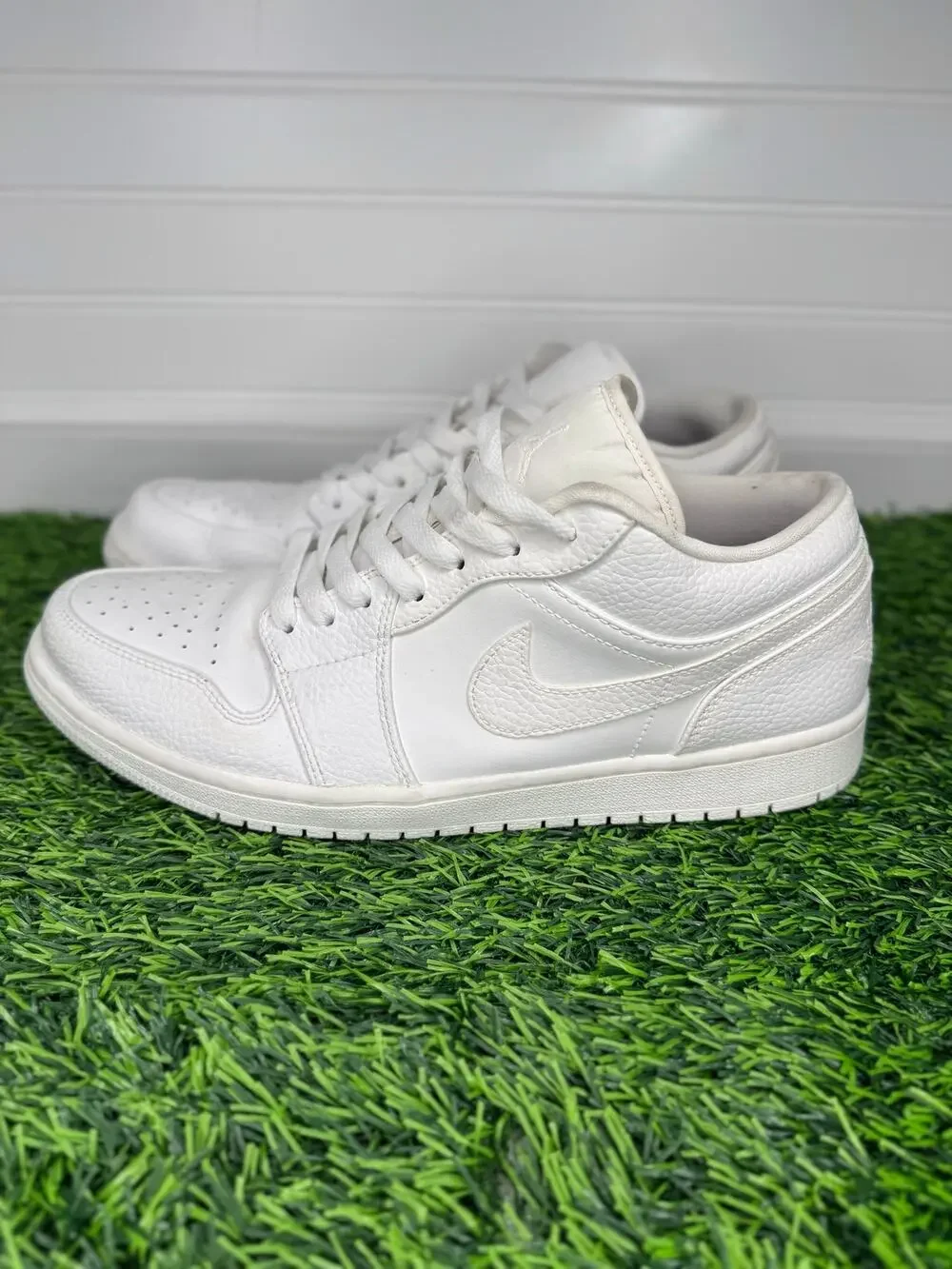 Air Jordan 1 Low Triple White Tumbled Leather Men’s 11.5 553558-130 White